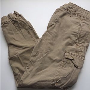 Levi’s cargo joggers